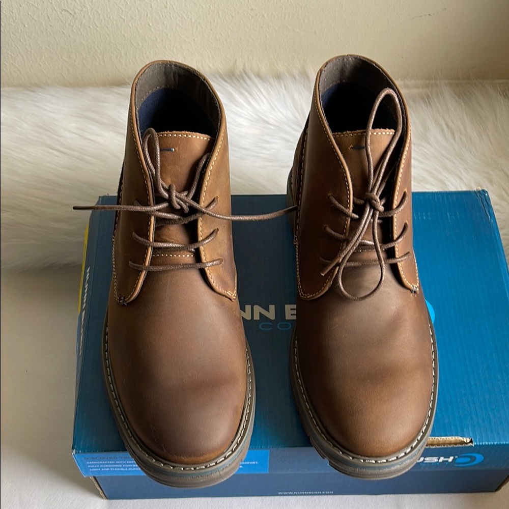 NUNN BUSH Men’s Littleton Plain Toe Chukka boots Brown Size 8.5M.